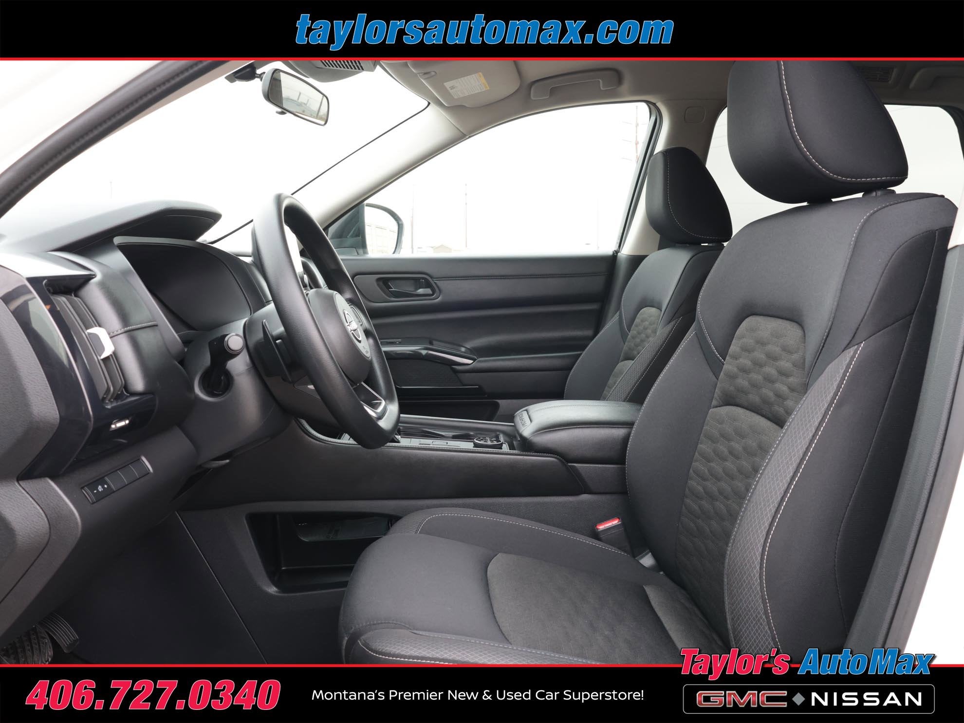 2024 Nissan Pathfinder S