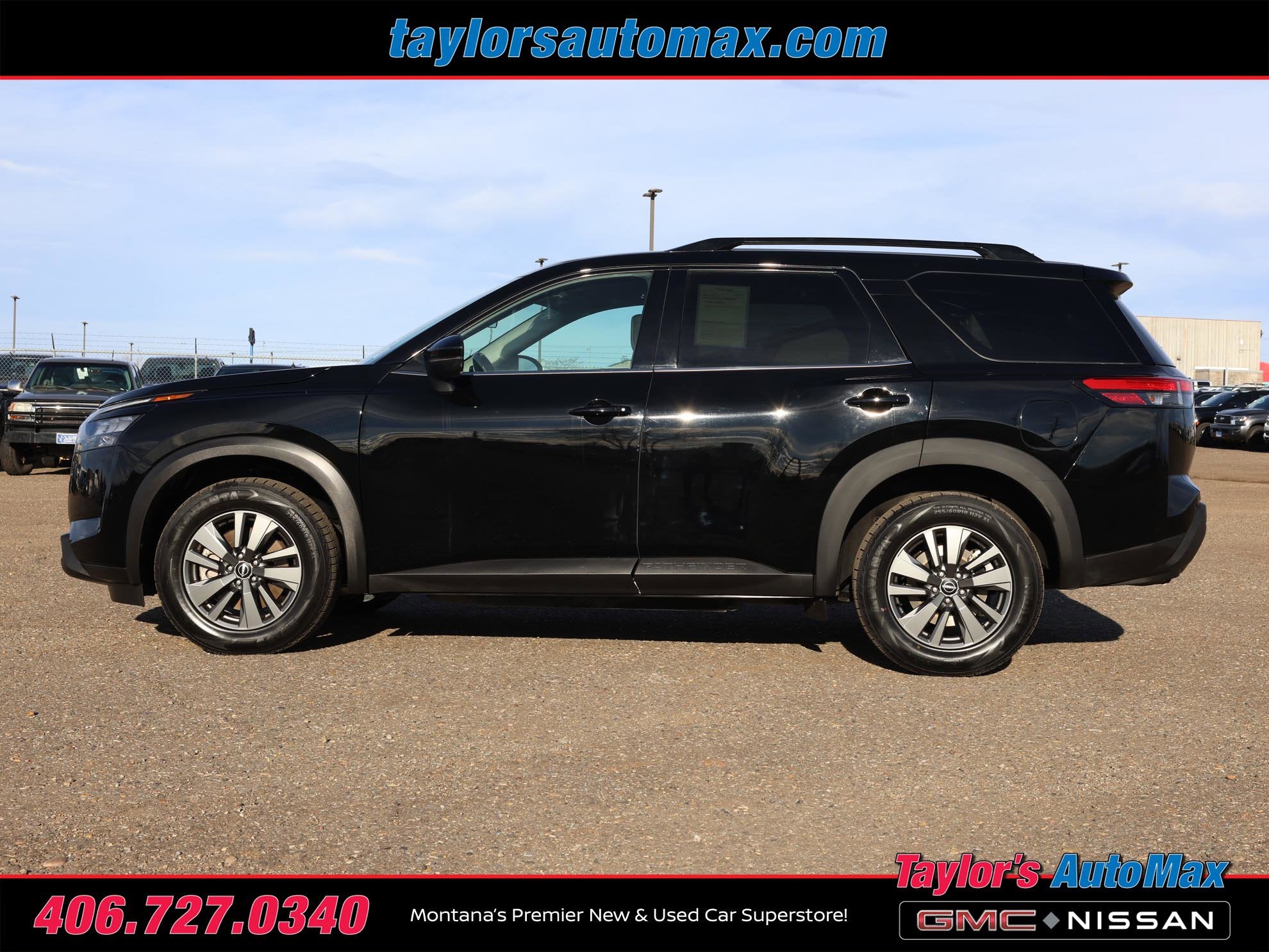 2024 Nissan Pathfinder SV