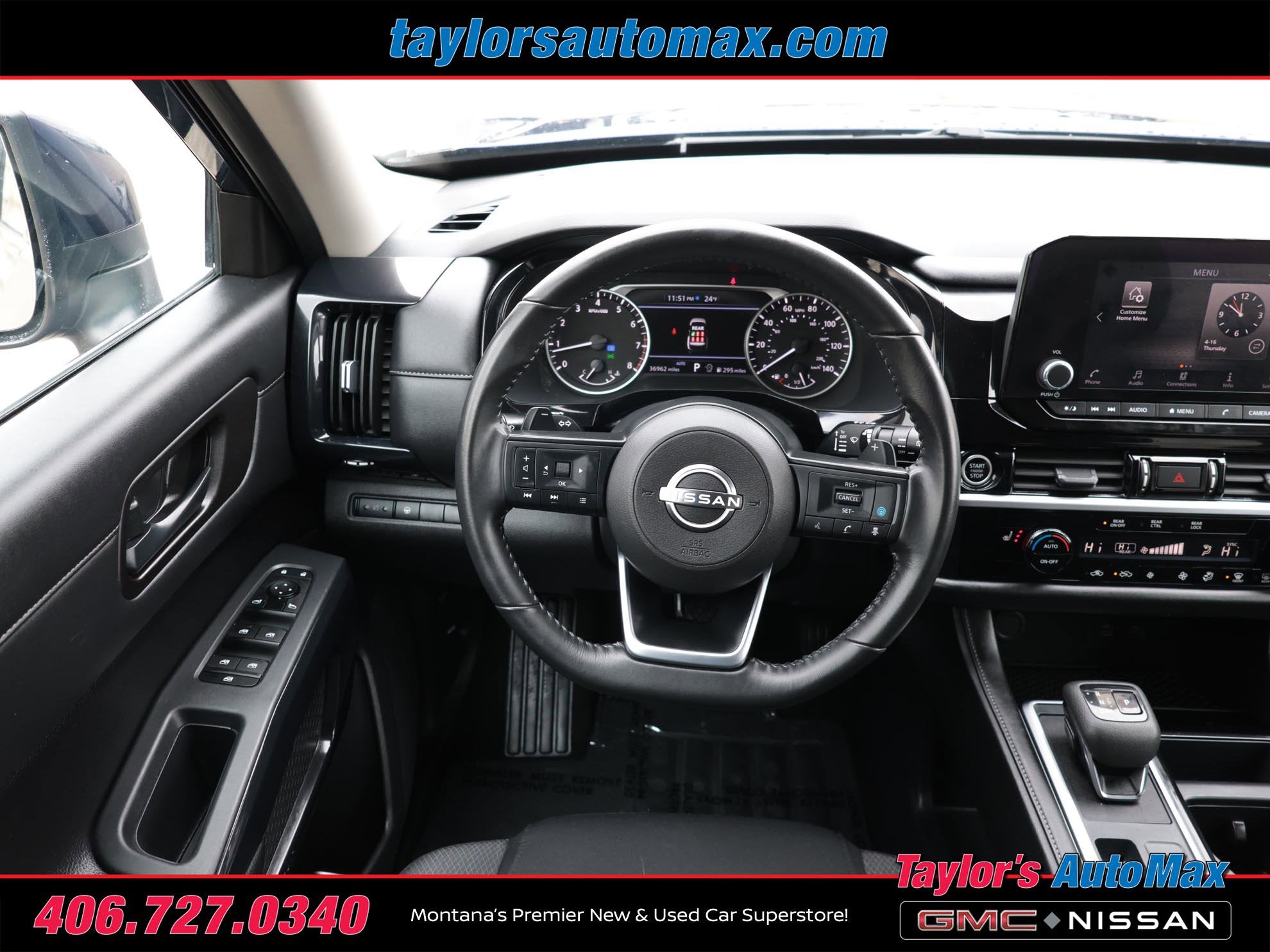 2024 Nissan Pathfinder SV