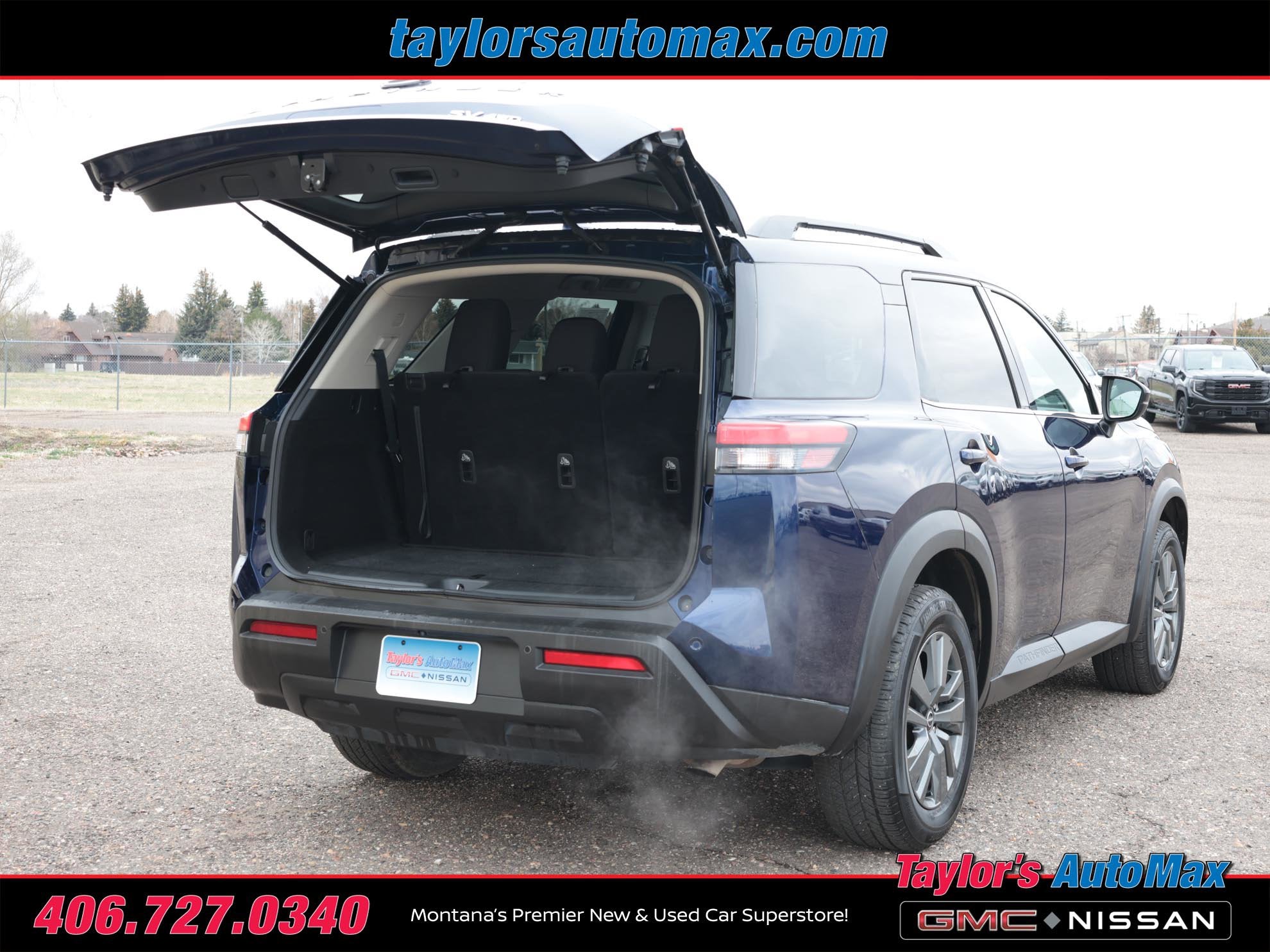 2024 Nissan Pathfinder SV